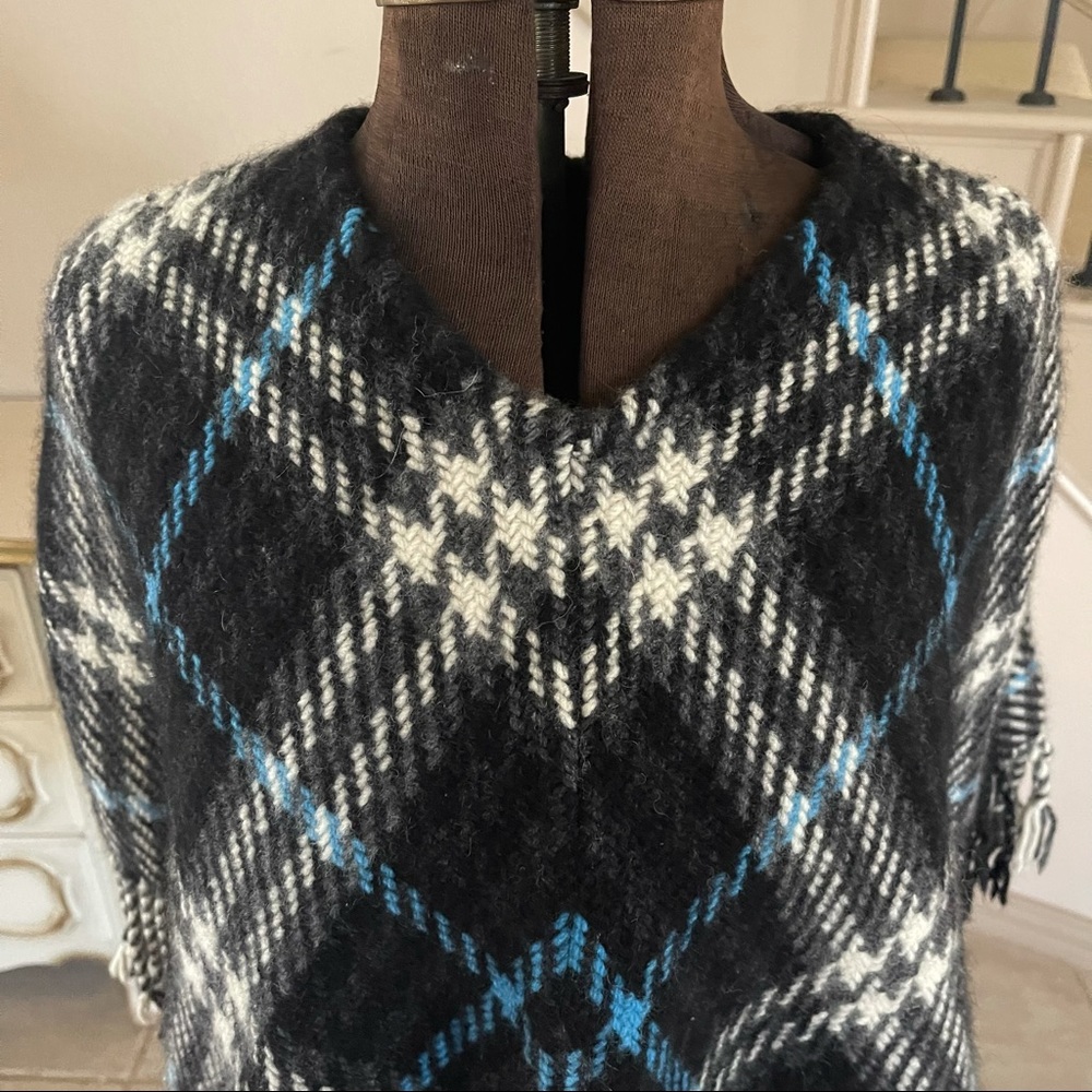 Burberry Black and Blue Plaid Poncho Cashmere and Wool Fringe Winter Designer - Picture 3 of 10